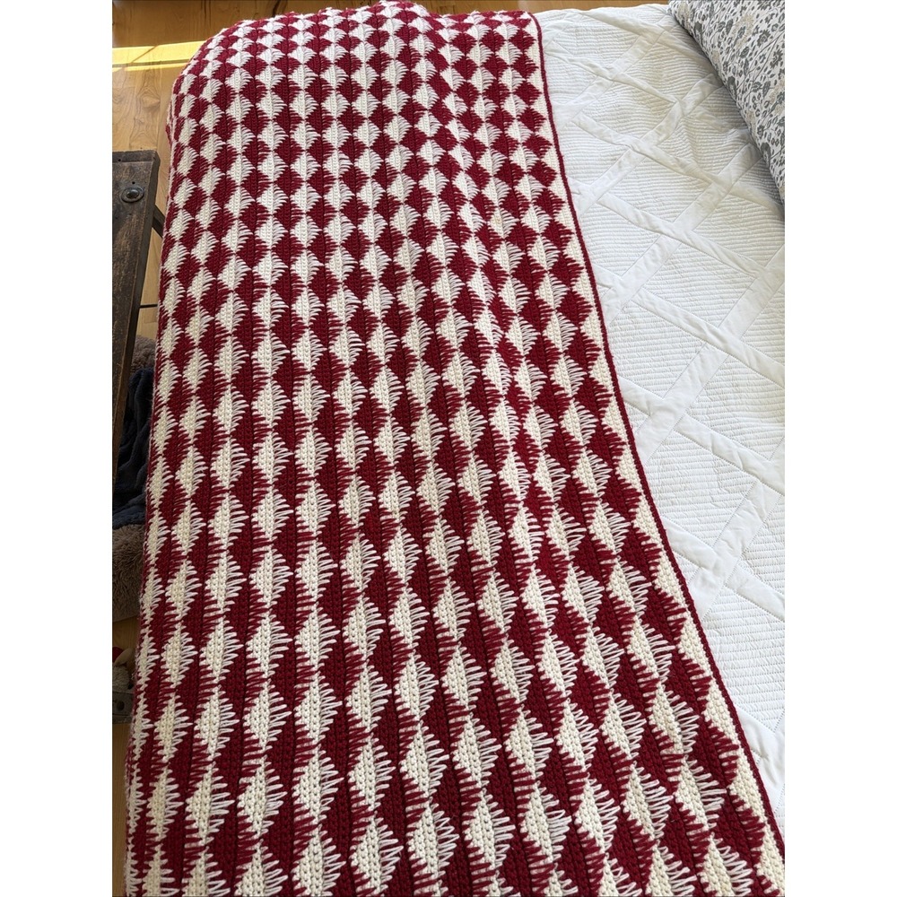 Vintage Hand‎ Crochet Red/white Blanket/throw39in W X 80in L GWB004